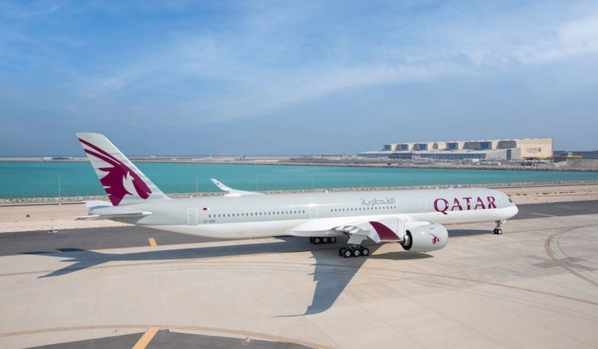 Катар эйрвейс. Катар авиакомпания. Qatar Airways самолеты. Самолет Катар Эйрвейз. Авиакомпания Катар самолеты.