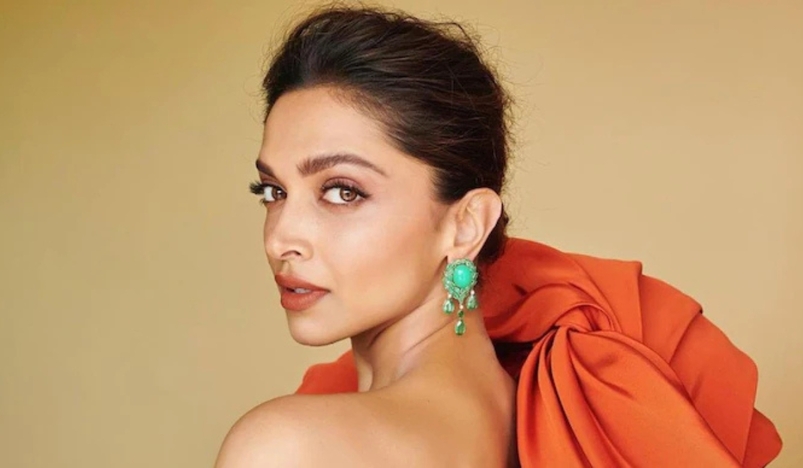 Deepika Padukone unveils FIFA World Cup trophy; don't miss her outfit -  Articles